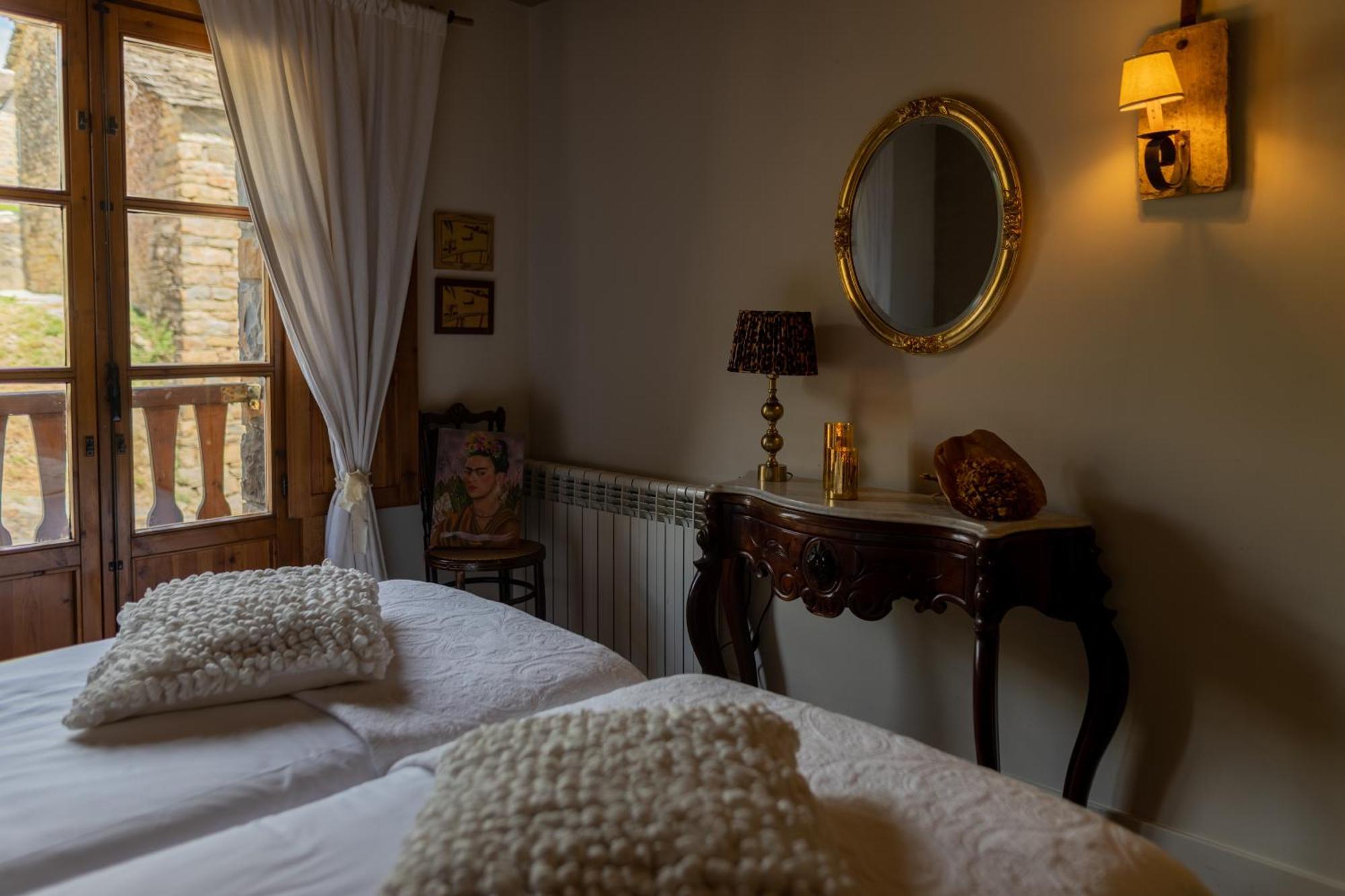 Apartamentos El Rincon De Usana Zona Zero Aínsa-Sobrarbe Chambre photo